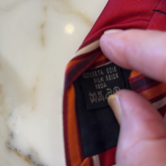 Burberry Red Orange Striped Tie—GREAT!! Beautiful Colors & Design—100% Silk—EUC - Picture 9 of 9